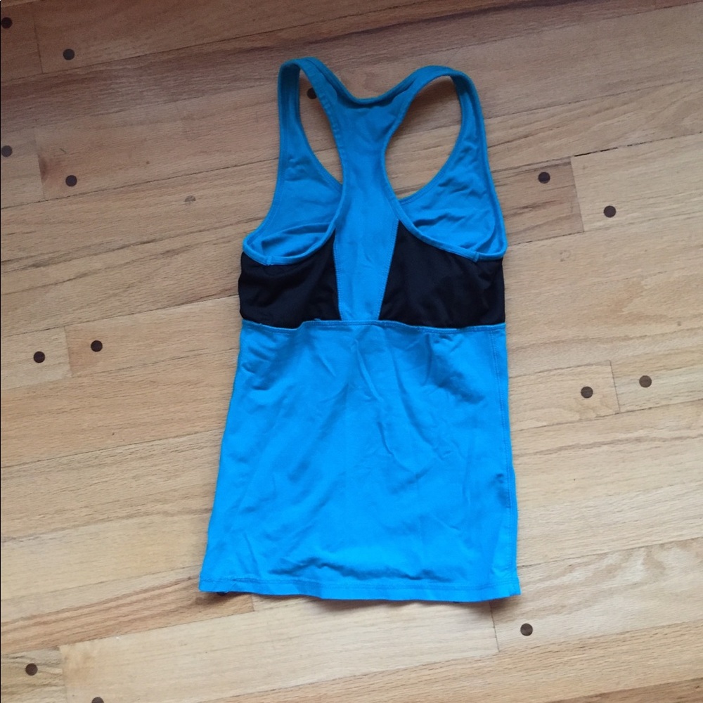 Small Running Tank Top - Picture 2 of 3